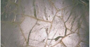 Полудрагоценный камень